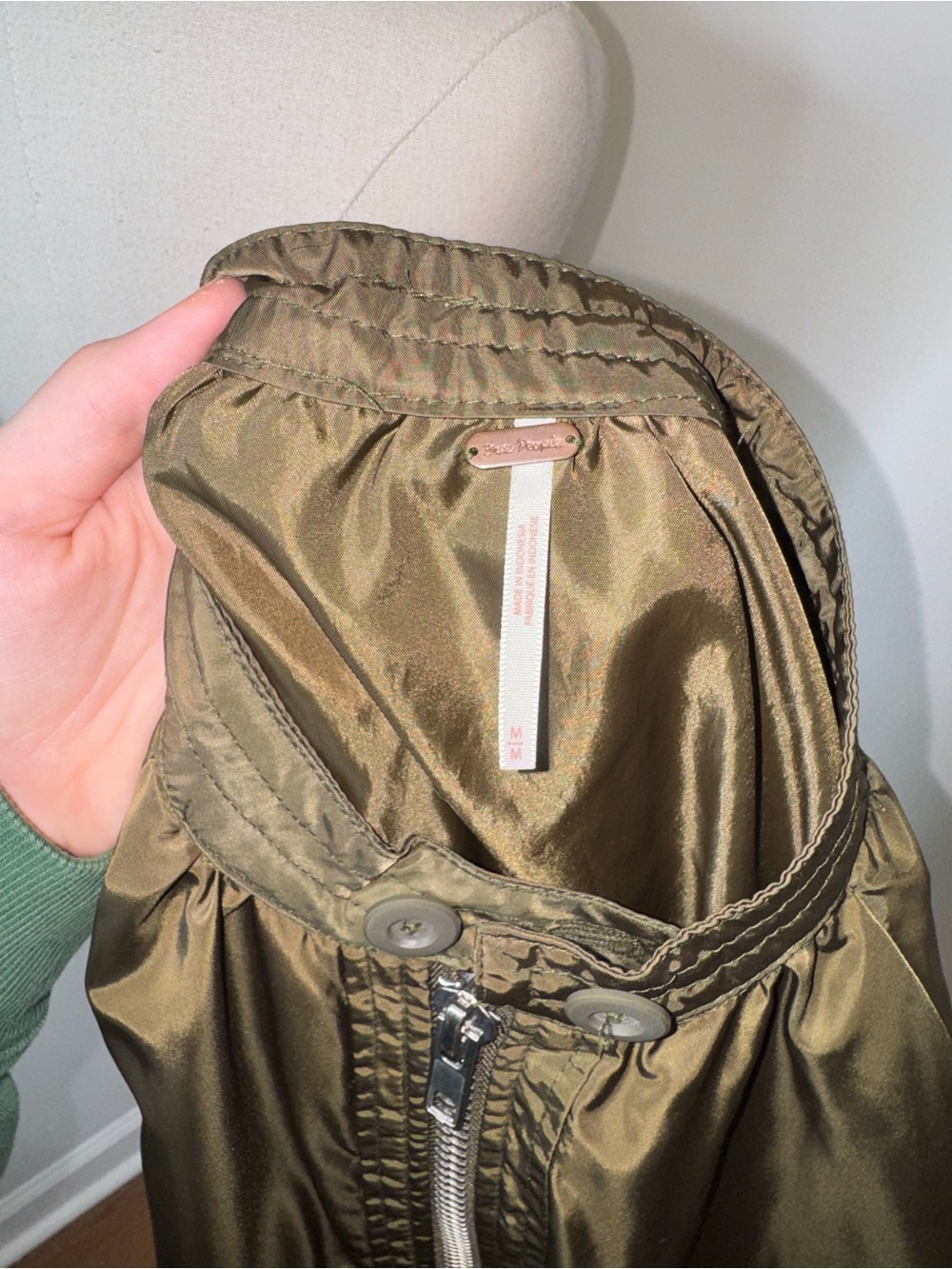 Free People Women’s Medium Midnight Retro Army Green Satin Bomber Jacket - Picture 4 of 9